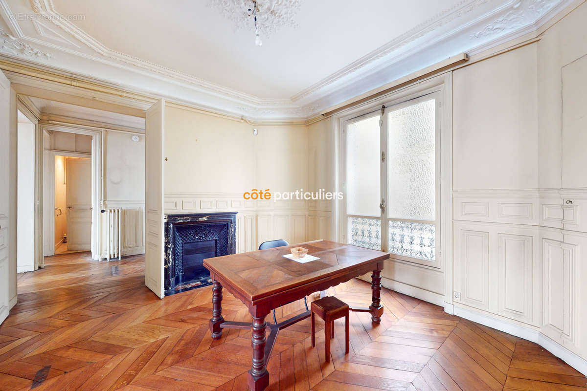 Appartement à PARIS-8E