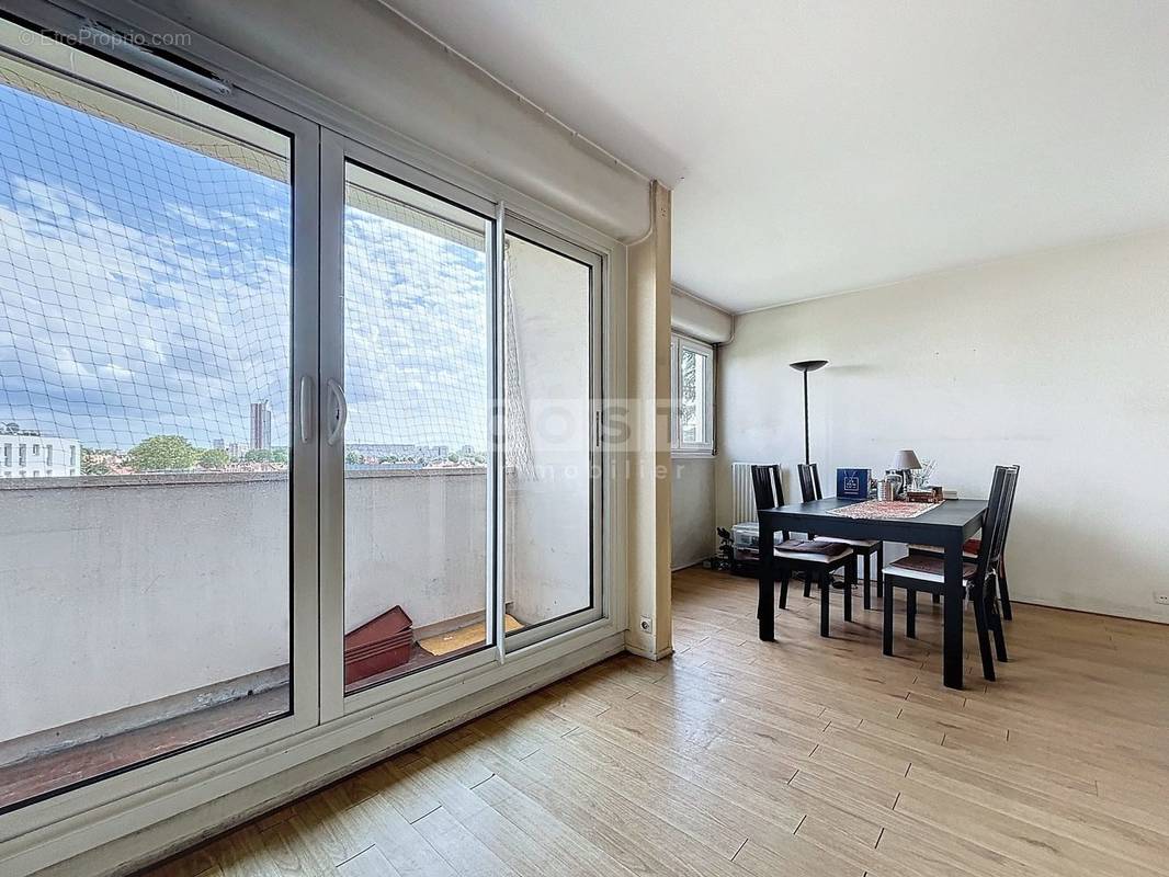 Appartement à GENNEVILLIERS