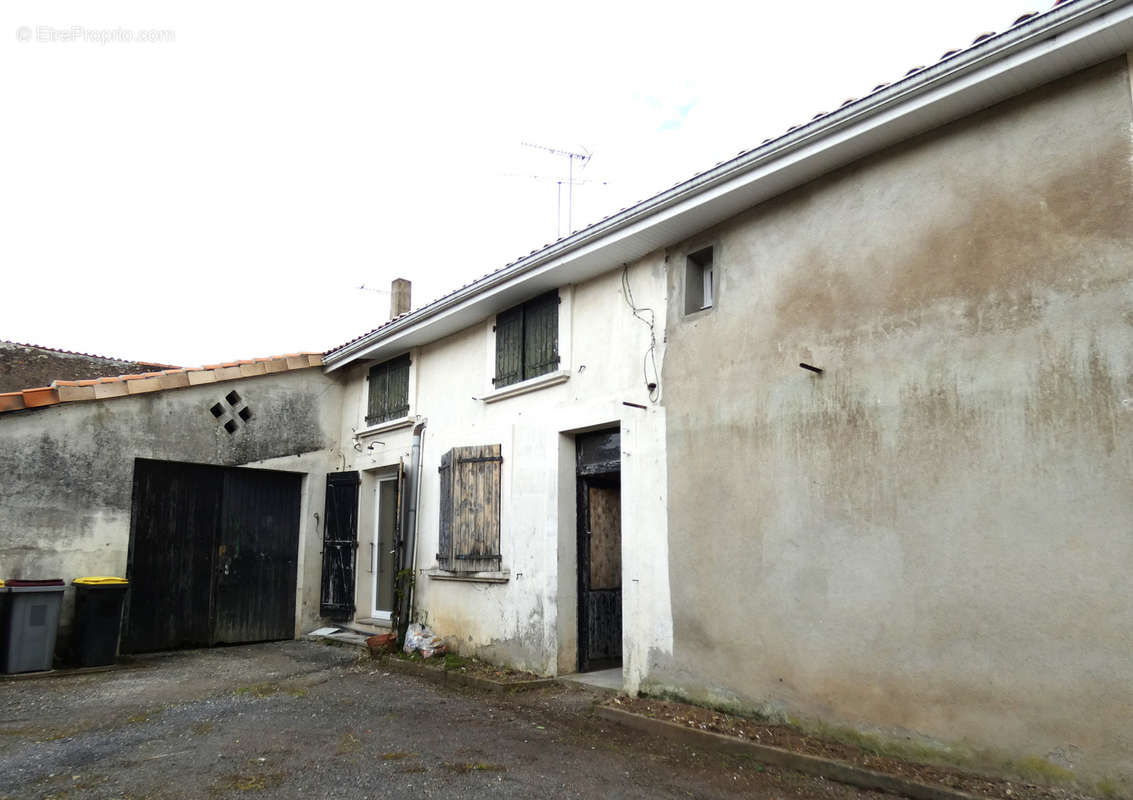 Maison à CHASSENEUIL-SUR-BONNIEURE