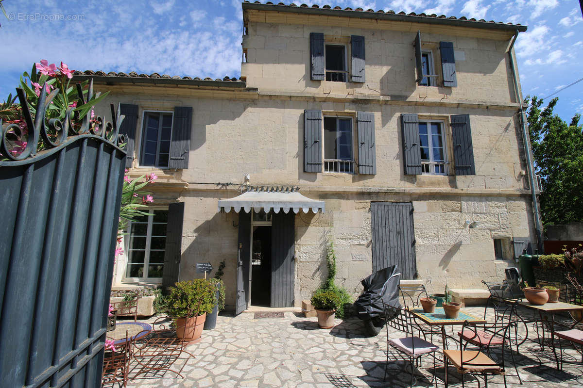 Maison à FONTVIEILLE