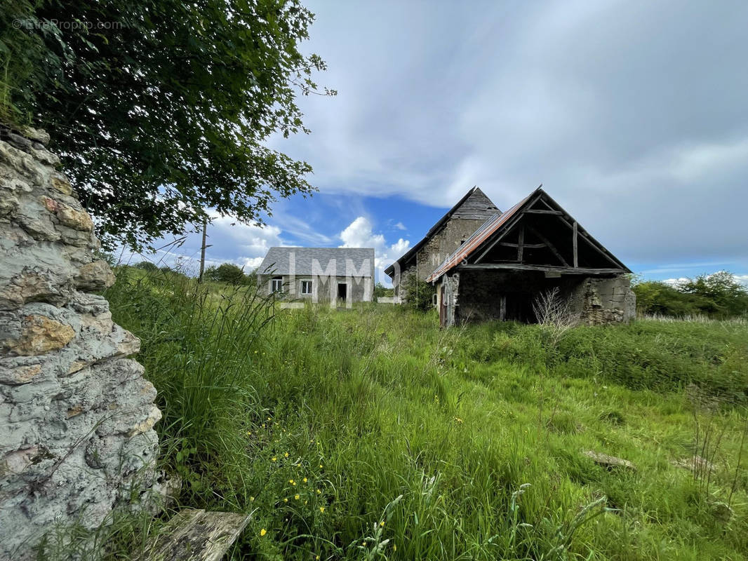 Maison à COURDEMANCHE