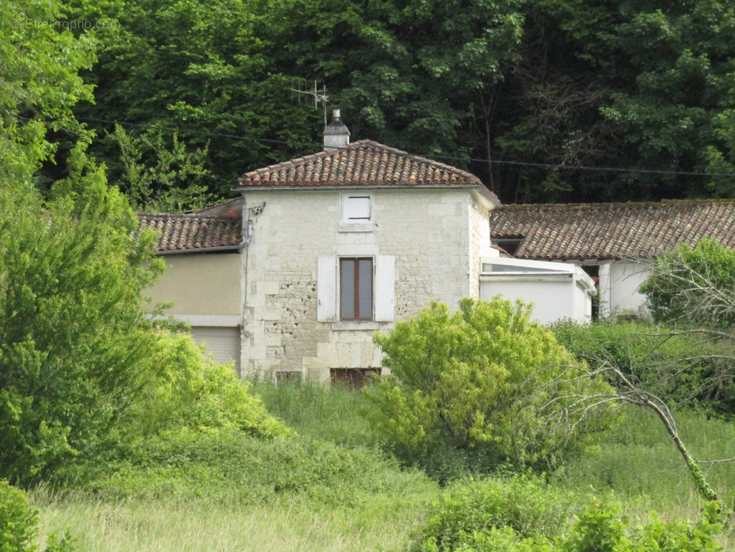 Maison à CHATEAUNEUF-SUR-CHARENTE