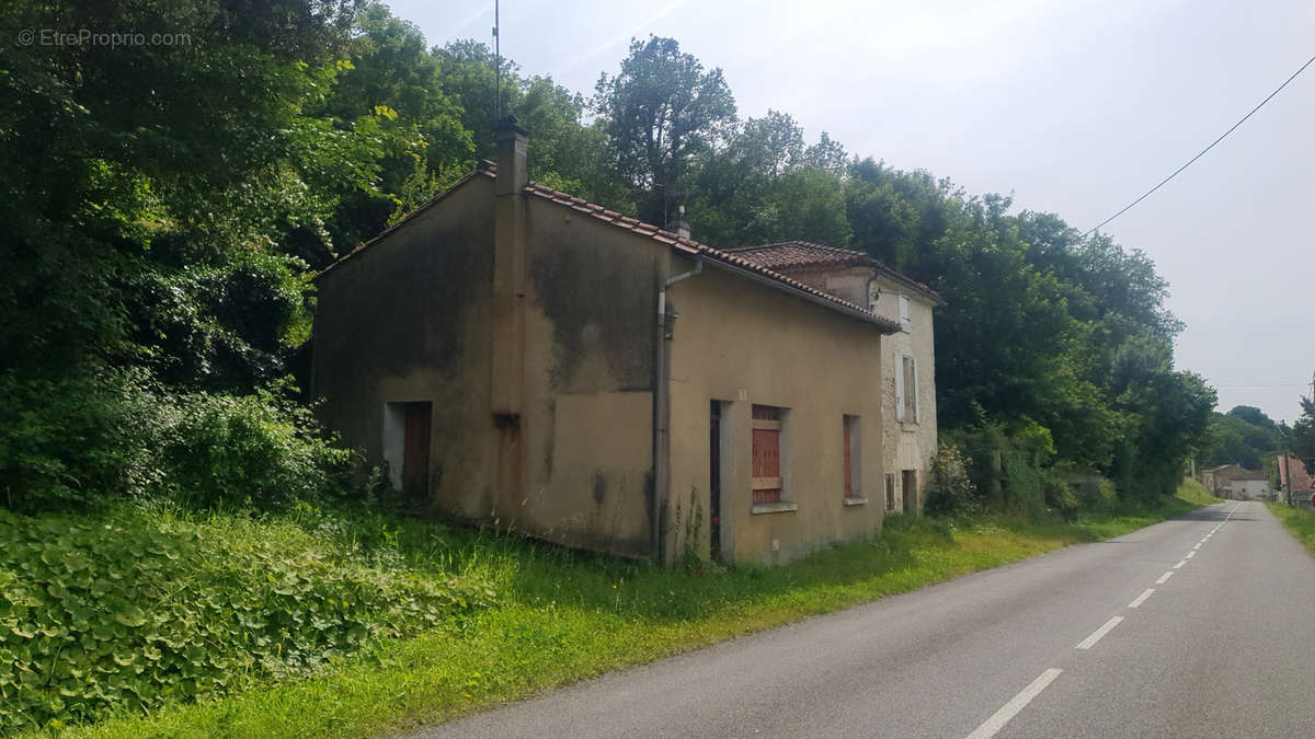 Maison à CHATEAUNEUF-SUR-CHARENTE