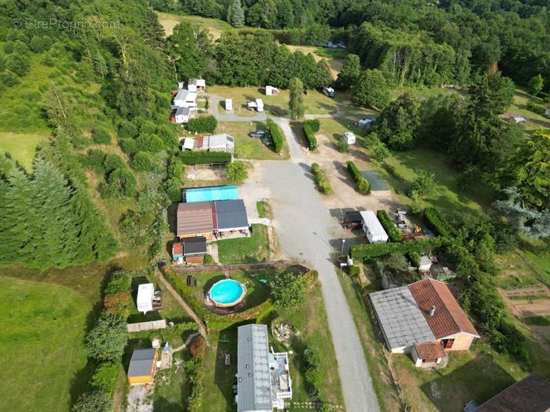 Commerce à CHAMPAGNAC-LA-RIVIERE