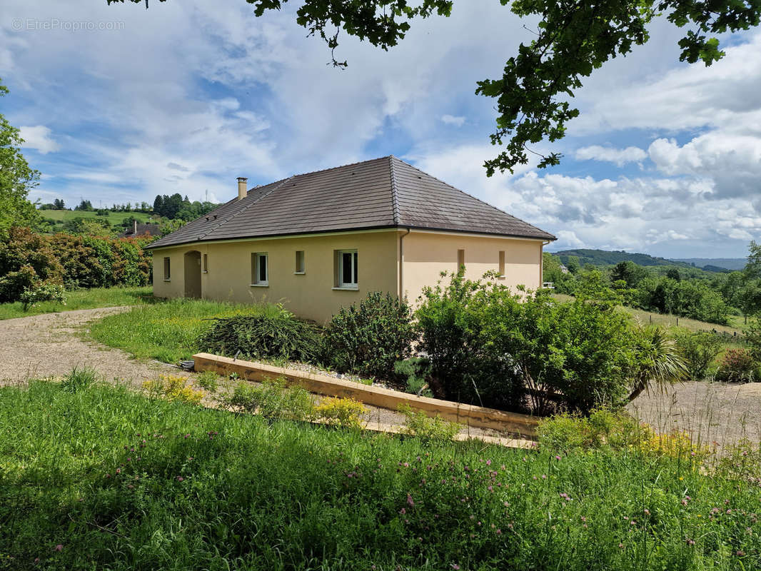 Maison à DAMPNIAT