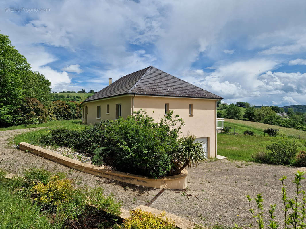 Maison à DAMPNIAT