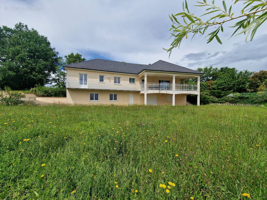 Maison à DAMPNIAT