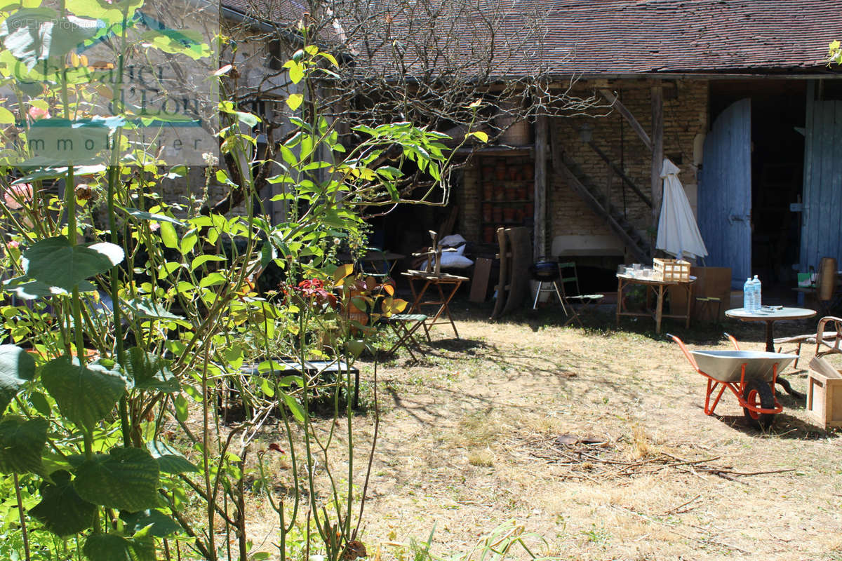 Maison à ARTHONNAY