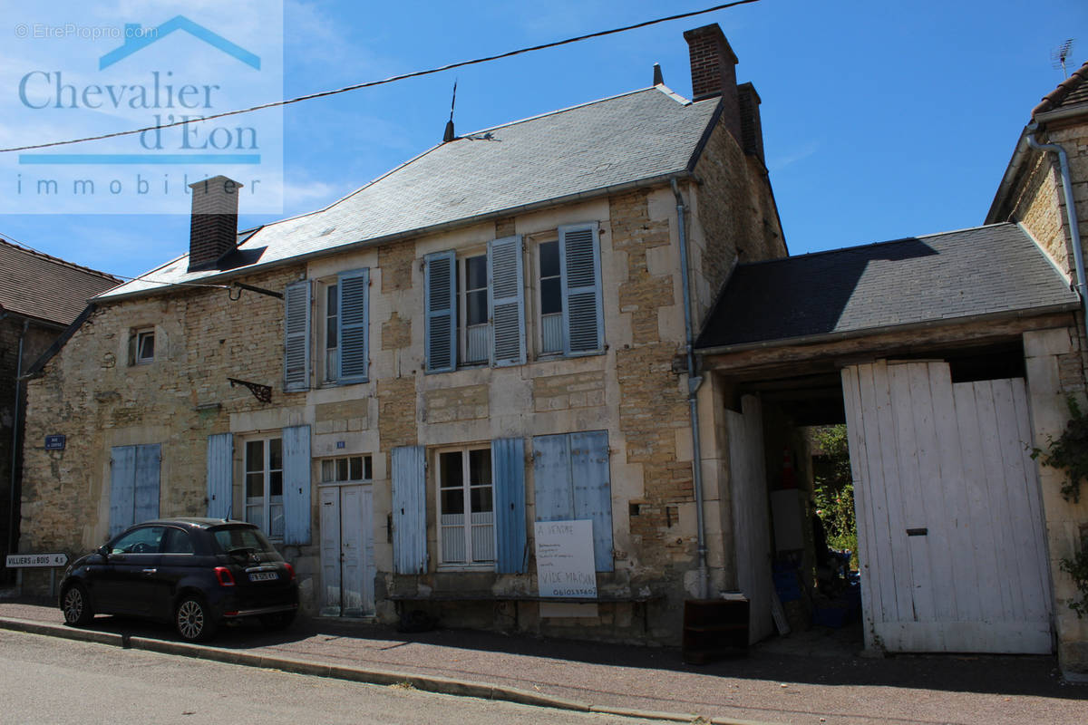 Maison à ARTHONNAY