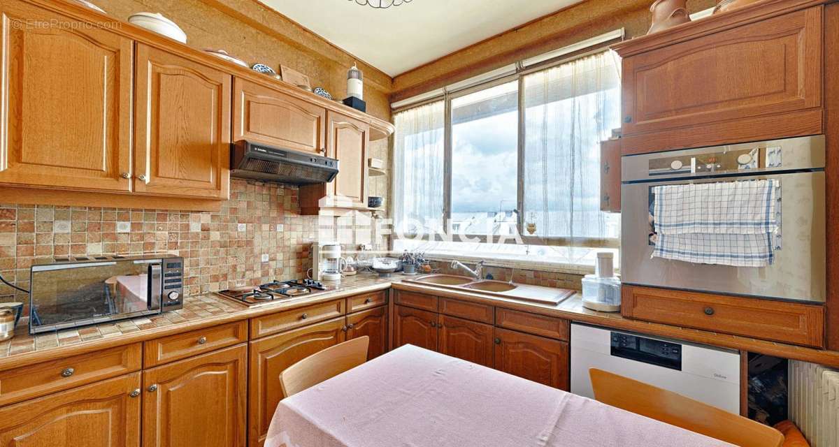 Appartement à ISSY-LES-MOULINEAUX