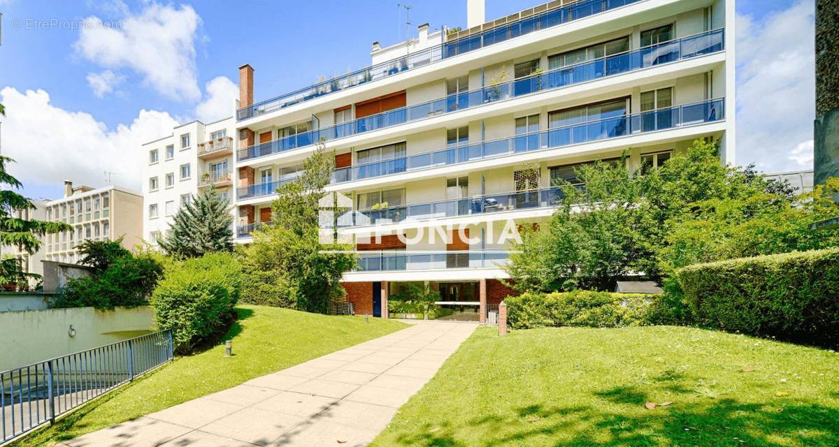 Appartement à ISSY-LES-MOULINEAUX