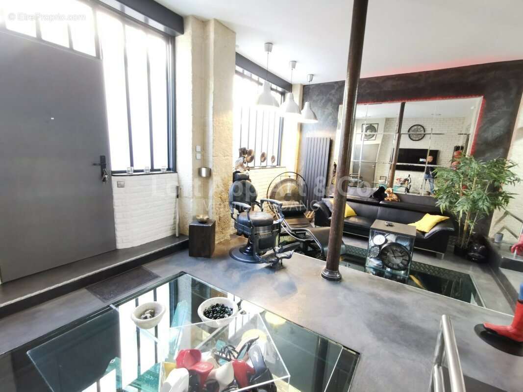 Appartement à PARIS-10E