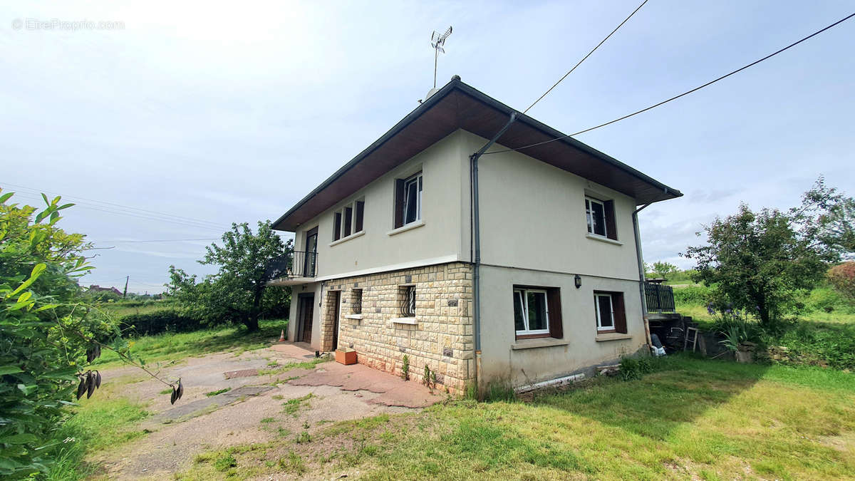 Maison à COULANDON