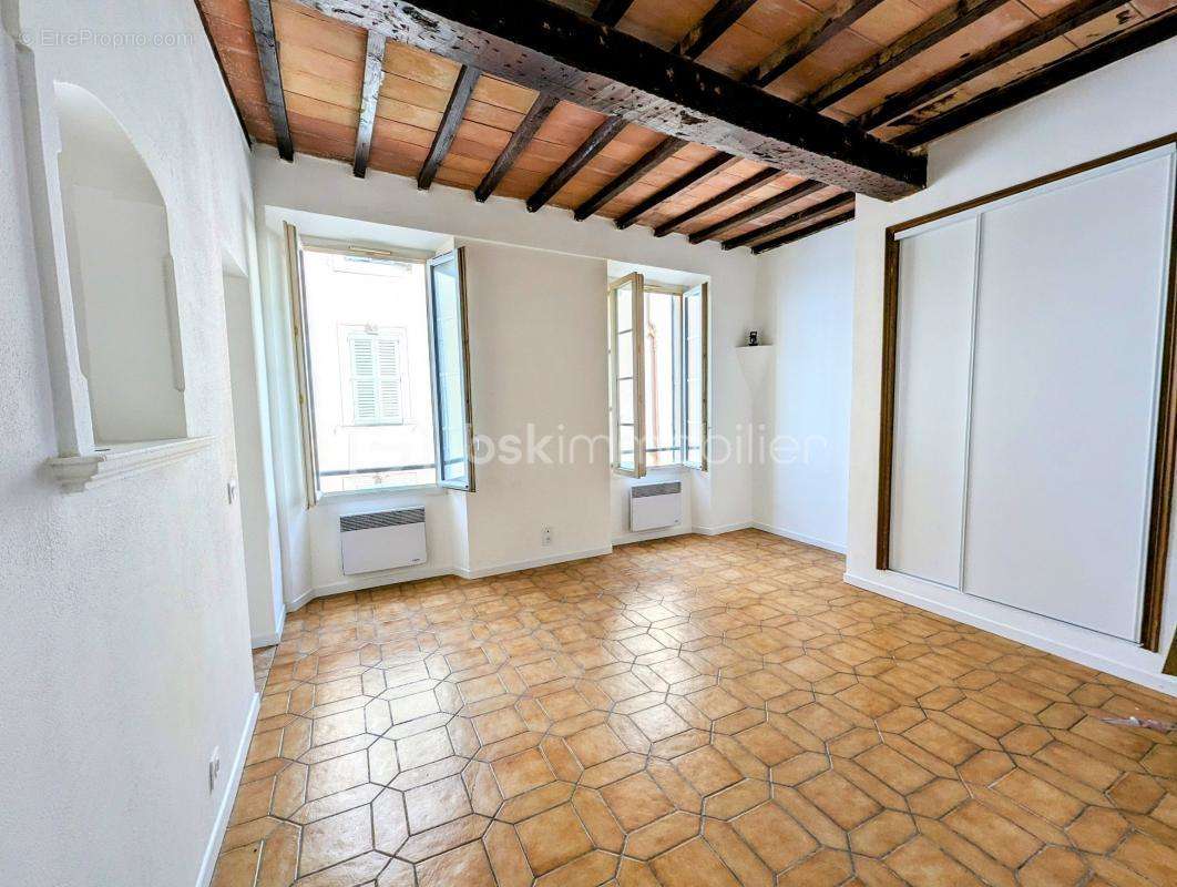 Appartement à VALLAURIS