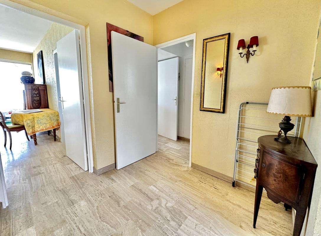 Appartement à VILLENEUVE-LOUBET