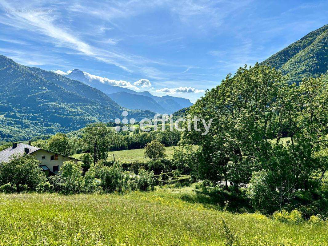 Terrain à ASPRES-LES-CORPS