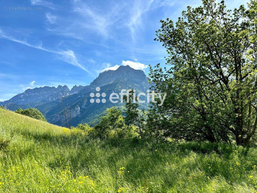 Terrain à ASPRES-LES-CORPS