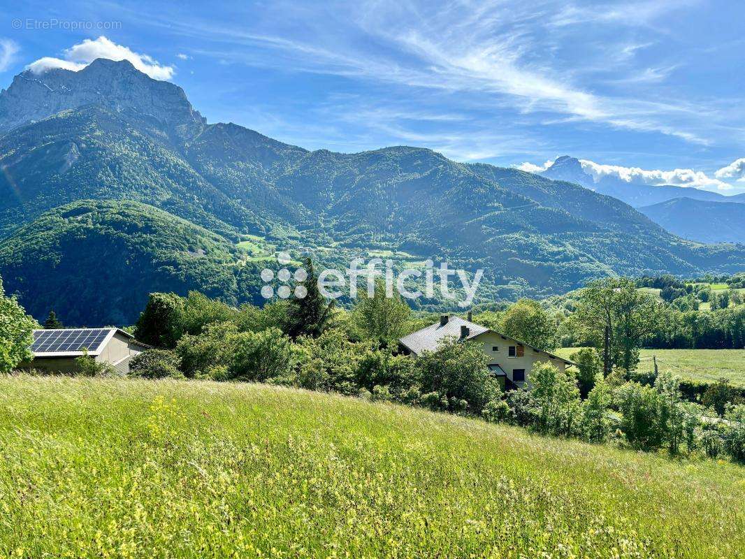 Terrain à ASPRES-LES-CORPS