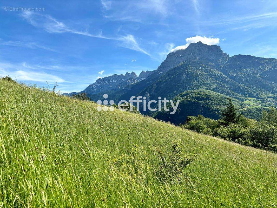 Terrain à ASPRES-LES-CORPS