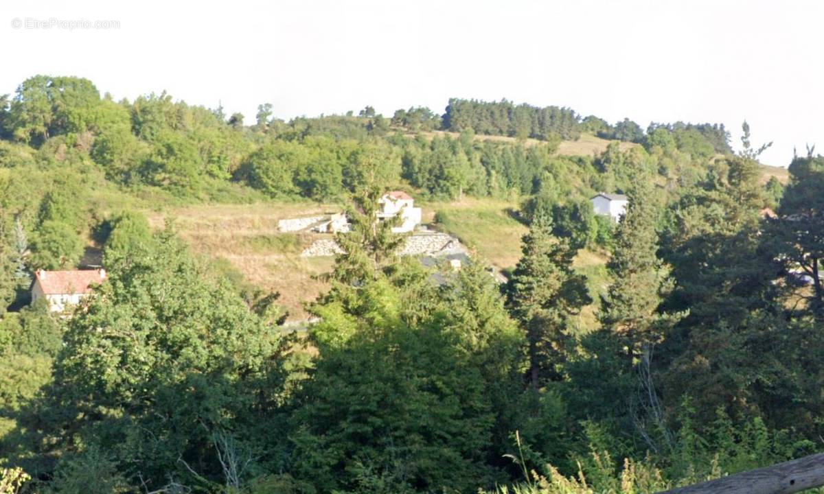 Terrain à SAINT-FLOUR