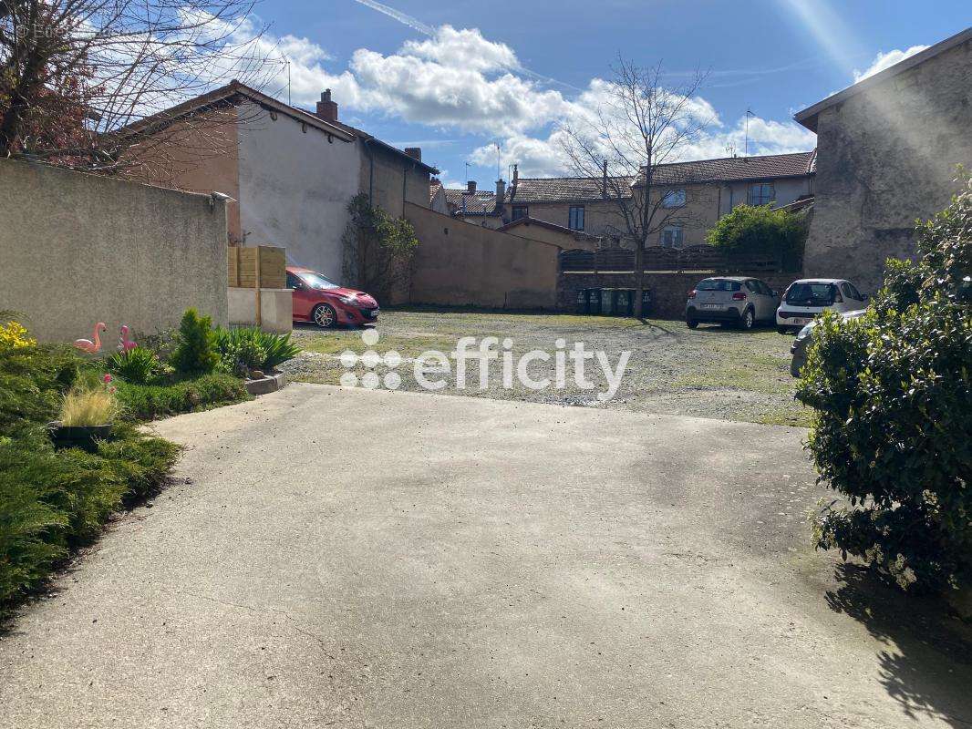 Appartement à SAINT-JUST-SAINT-RAMBERT