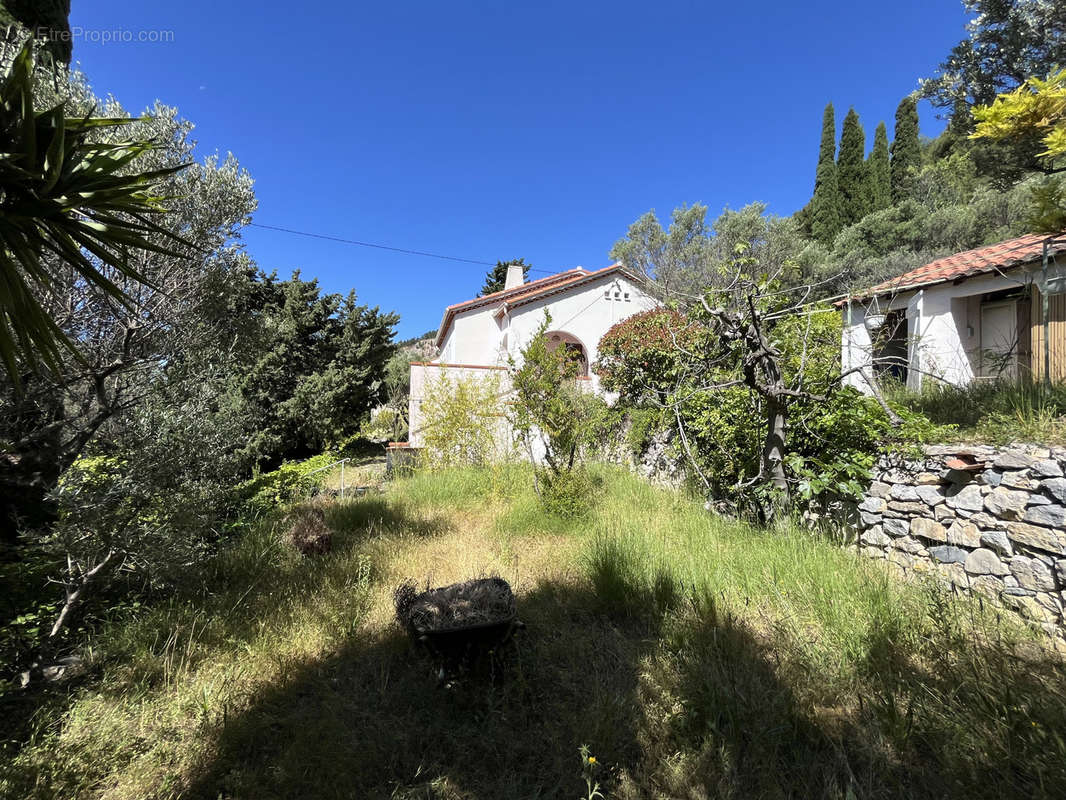 Maison à LE REVEST-LES-EAUX