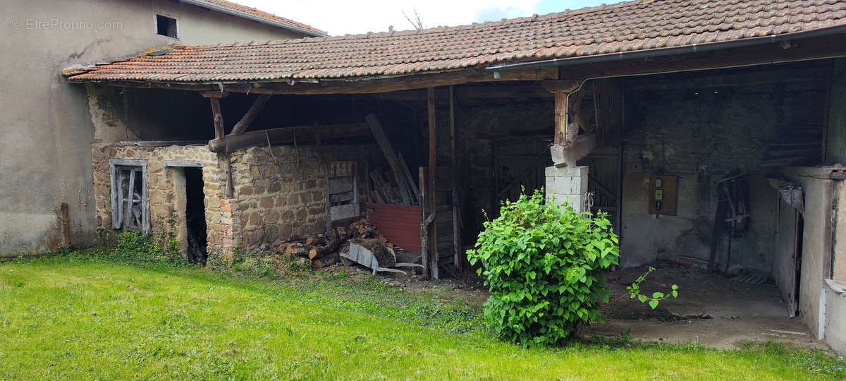 Maison à BRULLIOLES