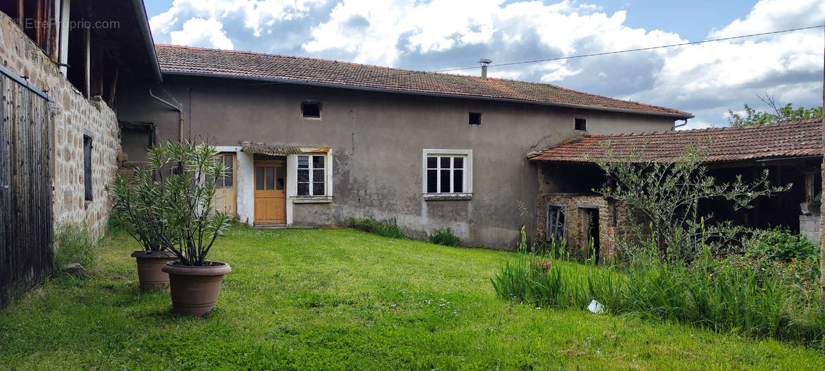 Maison à BRULLIOLES