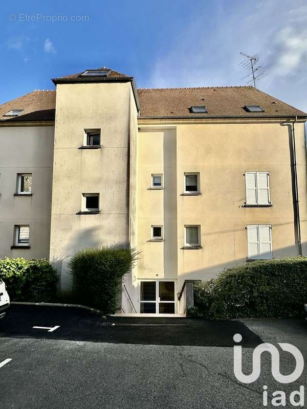 Photo 2 - Appartement à SAINT-ARNOULT-EN-YVELINES