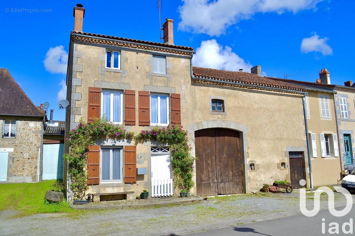 Photo 1 - Maison à BUSSIERE-POITEVINE