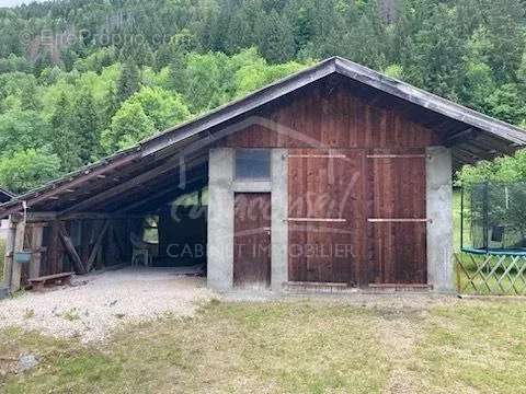 Commerce à SAINT-GERVAIS-LES-BAINS