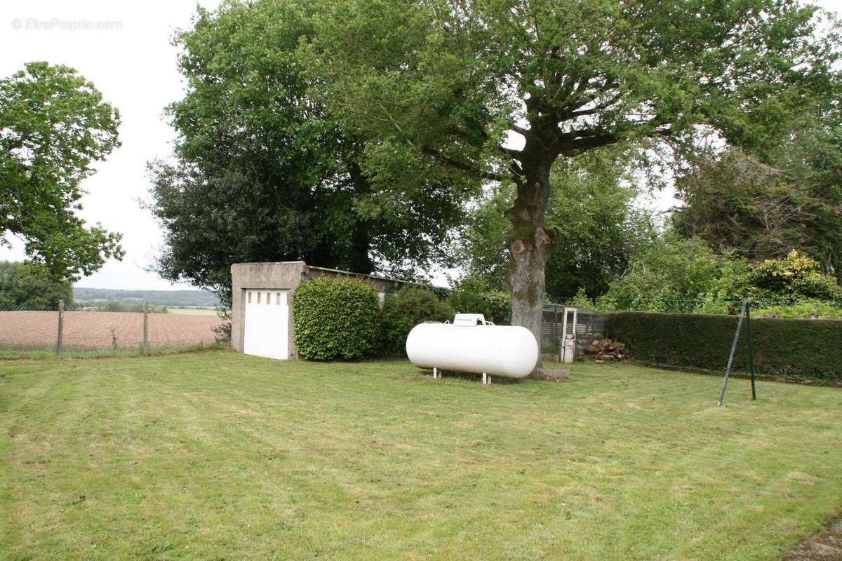 Maison à SAINT-SERVANT