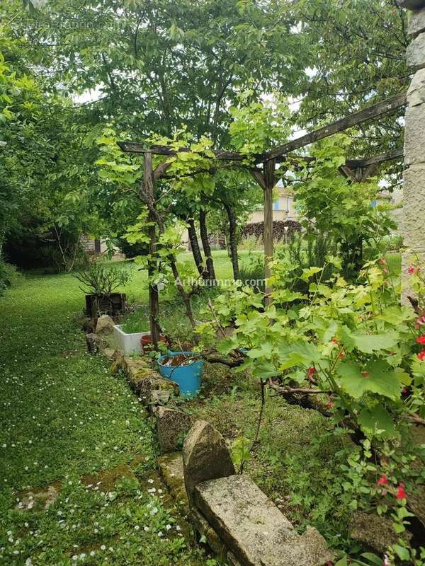 Maison à SAINT-MANDE-SUR-BREDOIRE