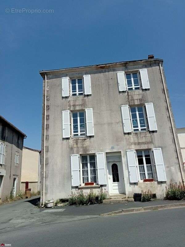 Maison à MOUTIERS-SUR-LE-LAY