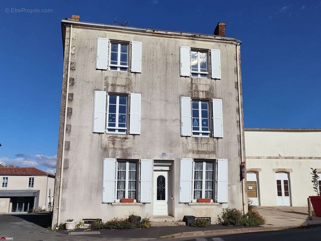 Maison à MOUTIERS-SUR-LE-LAY