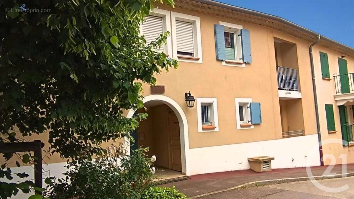 Appartement à LE ROURET