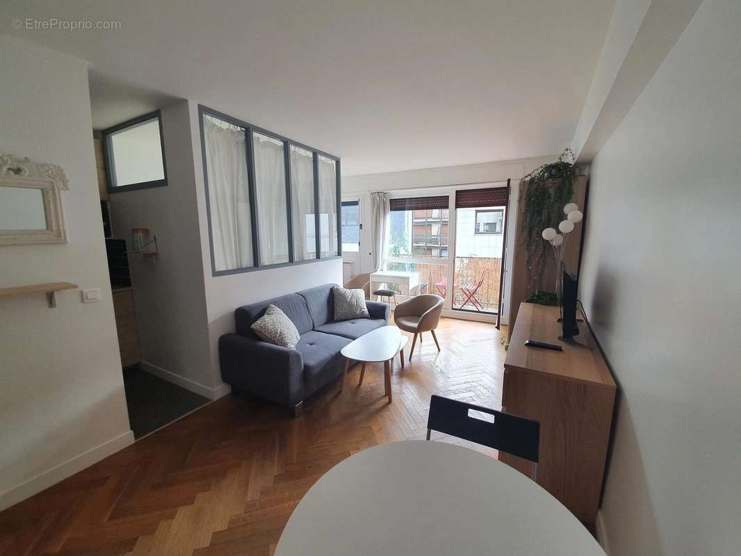 Appartement à NEUILLY-SUR-SEINE