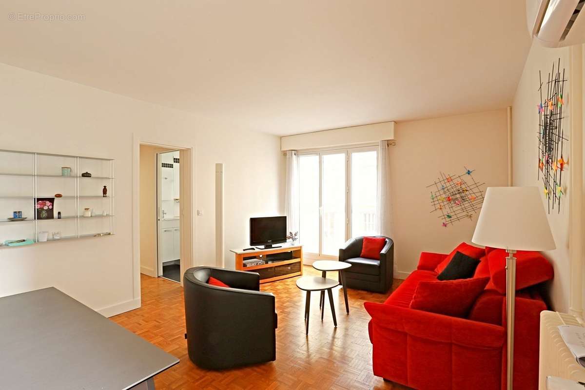 Appartement à PARIS-15E