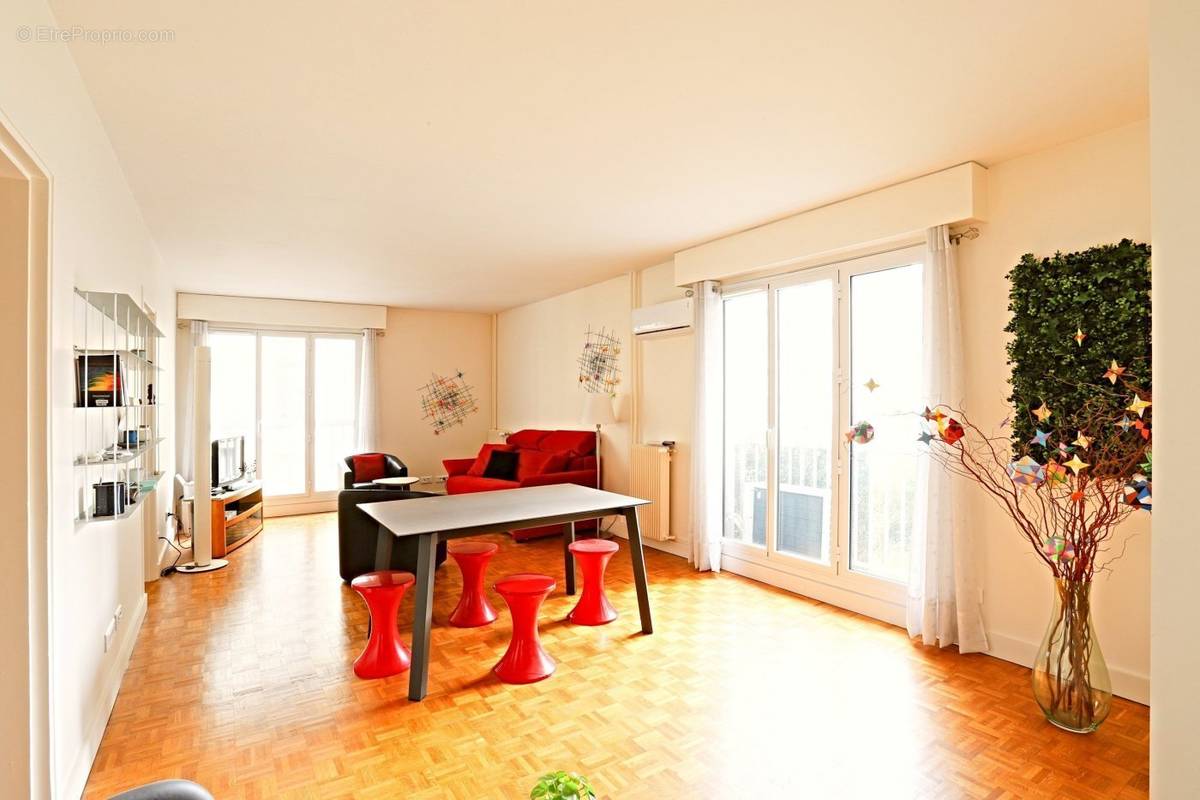 Appartement à PARIS-15E