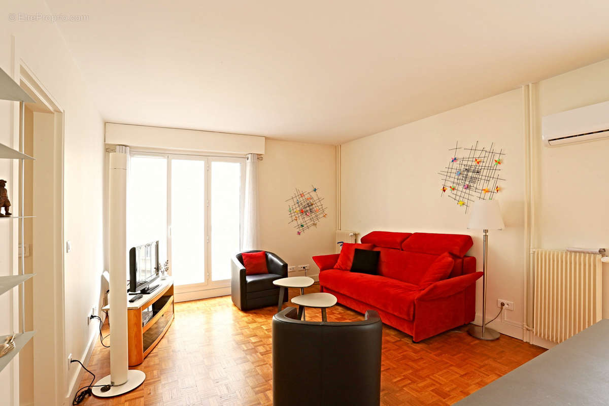 Appartement à PARIS-15E