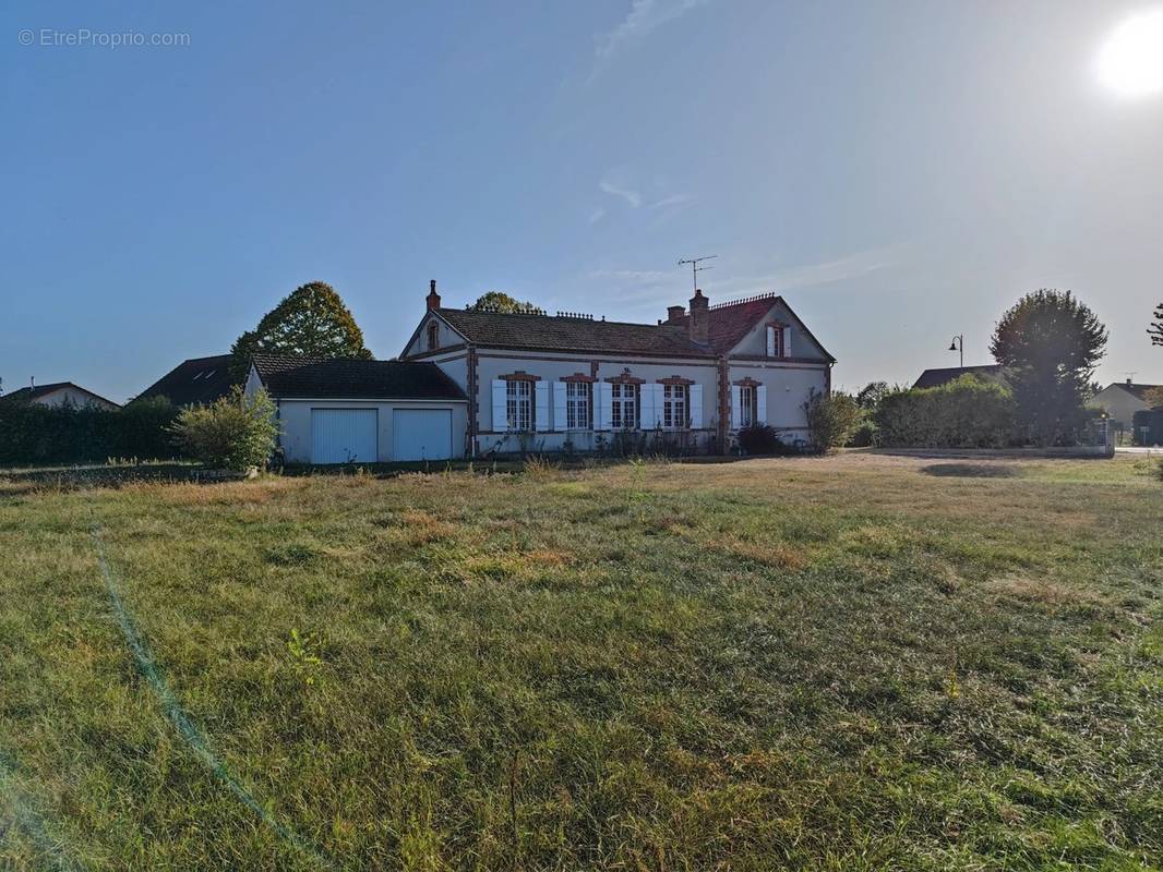 Maison à GANNAY-SUR-LOIRE