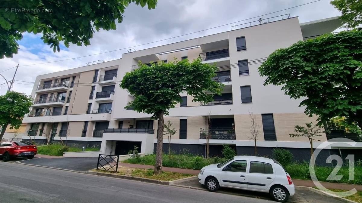 Appartement à SAINT-MAUR-DES-FOSSES