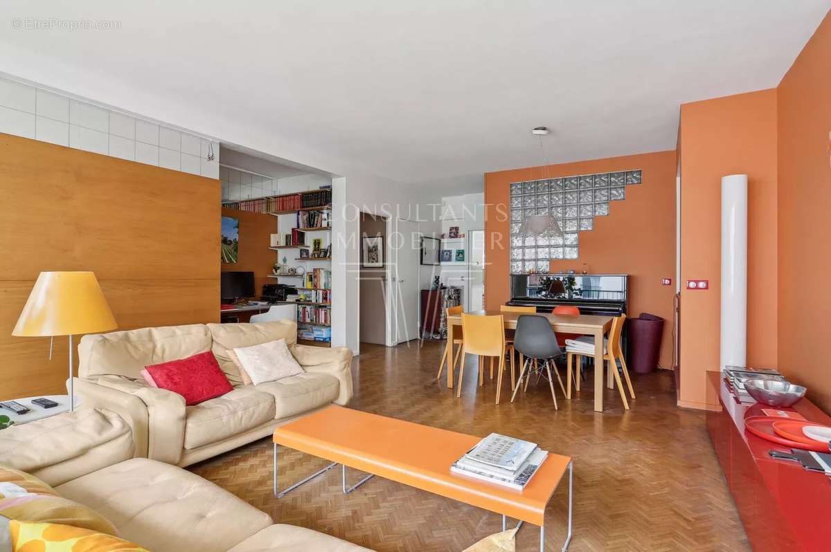 Appartement à NEUILLY-SUR-SEINE