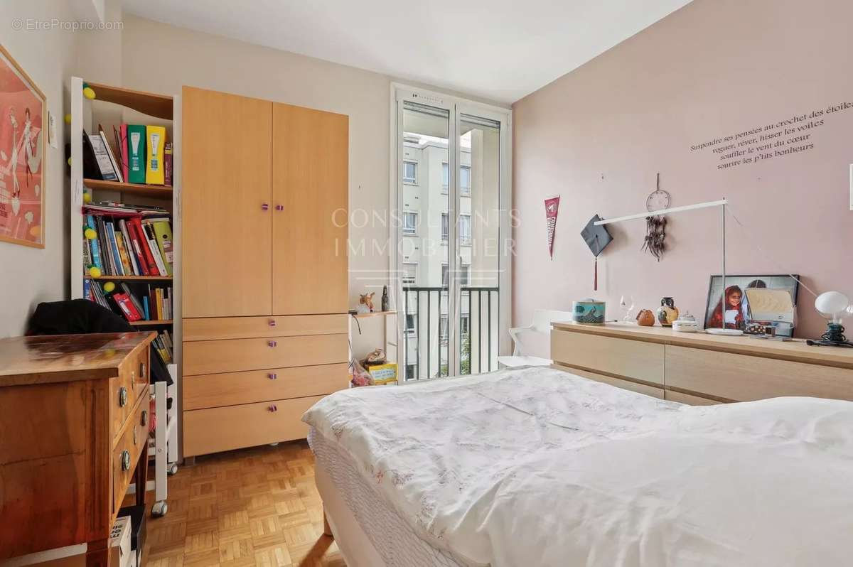 Appartement à NEUILLY-SUR-SEINE