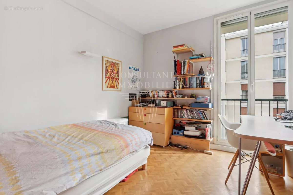 Appartement à NEUILLY-SUR-SEINE