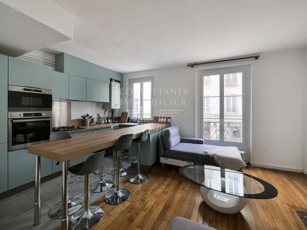 Appartement à PARIS-16E