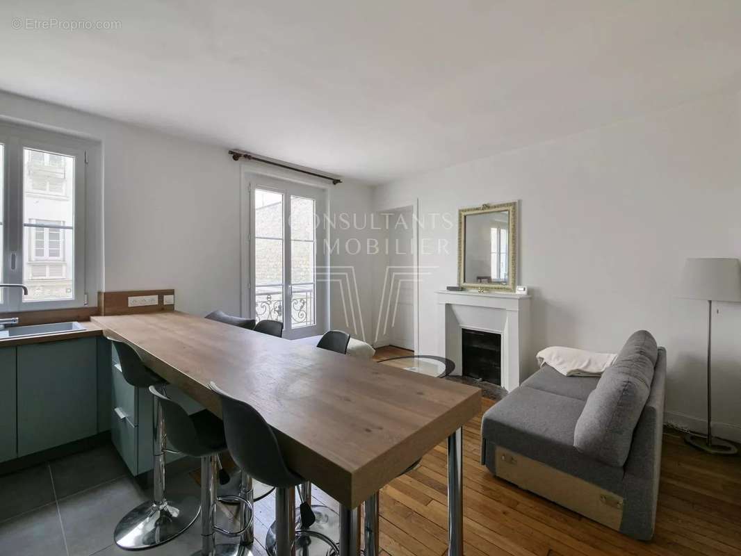 Appartement à PARIS-16E