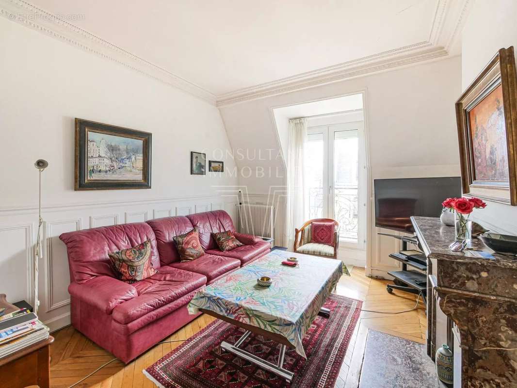 Appartement à PARIS-16E