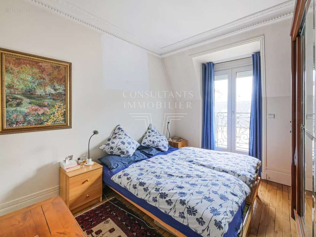 Appartement à PARIS-16E