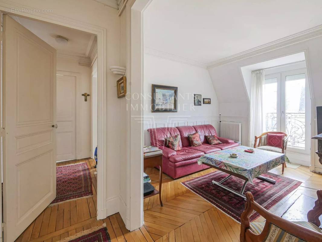 Appartement à PARIS-16E